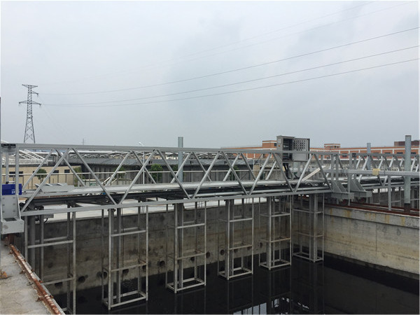 桁車式刮泥機(jī)